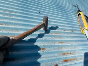 物置の屋根塗装工事　伊那市富県